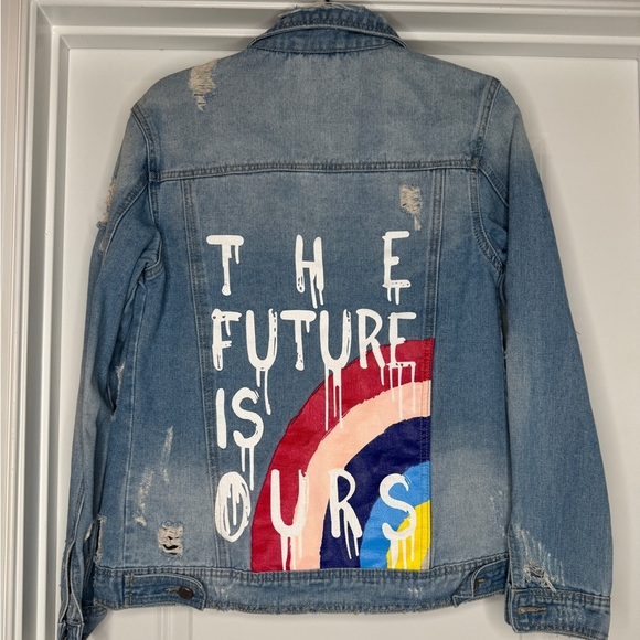 GB Gianni Bini “The Future Is Ours” Distressed Light Wash Jean Jacket, XS - Picture 5 of 7